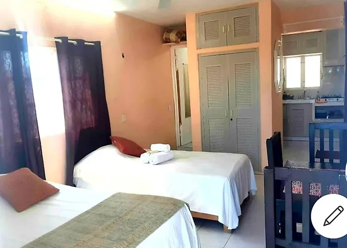 Central Studio With Balcony & Kitchen